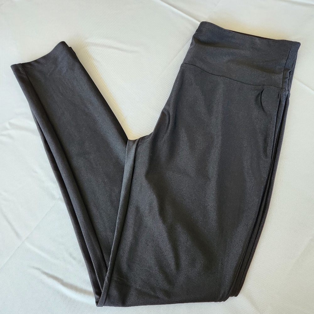 Forever 21 Classic Black Leggings Size Large